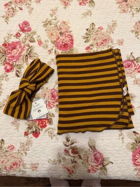 kate quinn Striped Baby blanket & Headband in Mustard and Brown